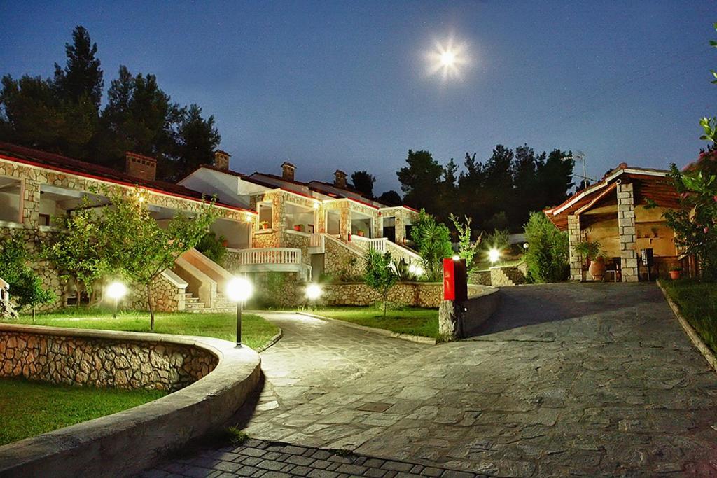 باليوري Chrouso Apartments المظهر الخارجي الصورة