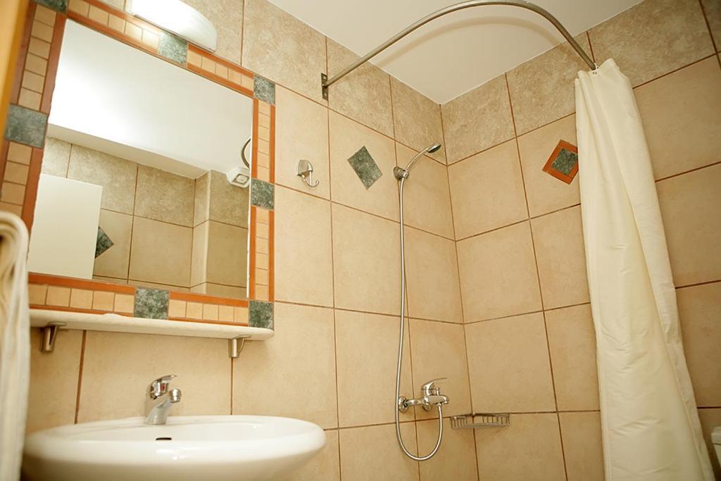 باليوري Chrouso Apartments المظهر الخارجي الصورة